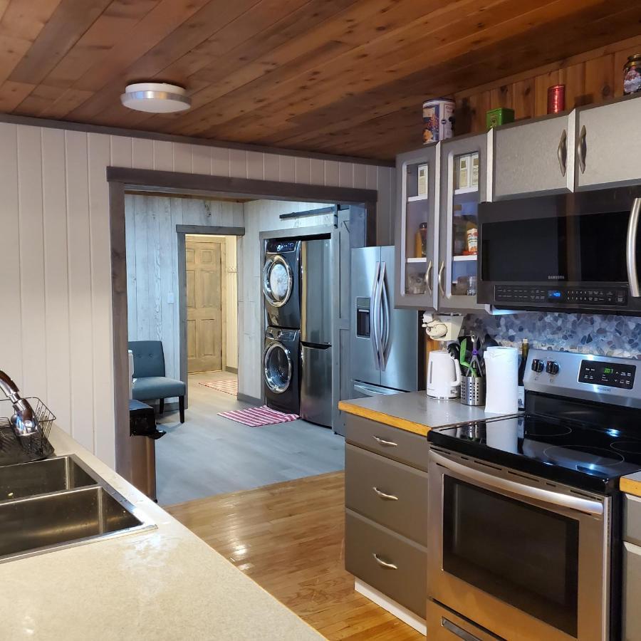 Royal Harrison Retreat Villa Harrison Hot Springs Bagian luar foto